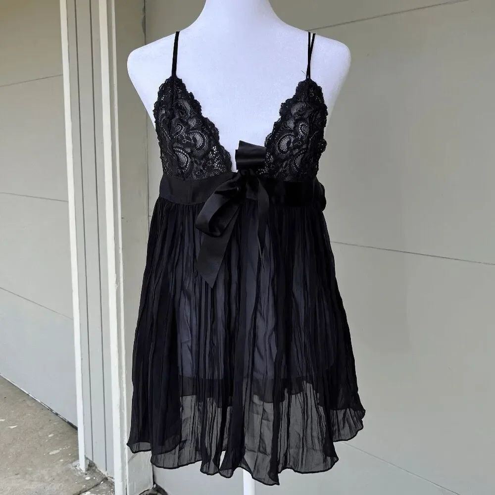 Victoria’s Secret Sheer Pleated Babydoll Lingerie Chemise M Burlesque